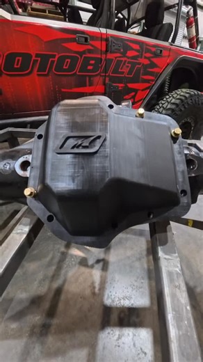 Lightweight, rust-free diff covers coming soon… just kidding, this isn’t a Prius. 😅 We’re just dialing in a new prototype for the Dynatrac XD60 using our Photocentric resin 3D printer before we make the real thing out of steel—because that’s how we do it at Motobilt. Using modern tech helps us move fast, test fit, and get things just right before it hits the trail. Stay tuned for the real-deal steel version soon! 🔧🔥 #Motobilt #DiffCover #3DPrintedPrototype #SteelIsReal #JeepParts #OffroadEngi