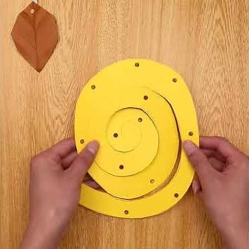 【工作あそび】秋風で揺れるモビールを作ろう