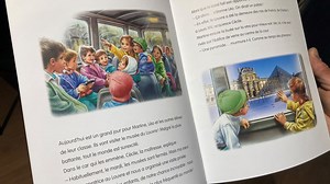 La célèbre bande dessinée 'Martine' découvre le musée du Louvre - RTBF Actus