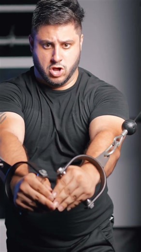 Las push down parecen simples… pero si las haces bien, te cambian el tríceps 😮‍💨