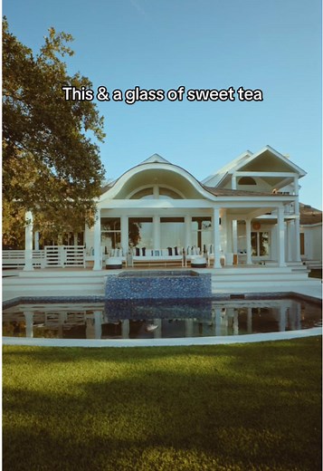 Lowcountry meets laid-back luxury at this Folly Beach retreat. 🏆2025 Vrbo Vacation Rental of the Year 📍Folly Beach, South Carolina 🏠Sleeps 12, private pool and spa, deep water dock 🔗Link in bio to see the complete list of Vrbo’s 2025 Vacation Rentals of the Year #vrbo #vacationrental #follybeach #beachhouse #beachvacation #coastalliving #oceanviews #southcarolinatravel #creatorsearchinsights