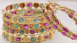 Get your beautiful hands on the most beautiful bangle in the town. GRT Jewellers presents bangle mela, Largest collection of bangles. | GRT Jewellers