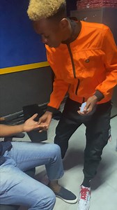 Watch his card magically change with a shake | He is not from this world | Babs Cardini