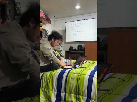 Evidence 1: video solving a circuit using the mesh analysis method