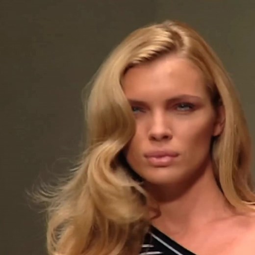 Esther Cañadas for Gianfranco Ferre #esthercañadas #catwalk #runway #fashion #model #runwaywalk #catwalkmodel #models #fashionshow #FashionTikTok