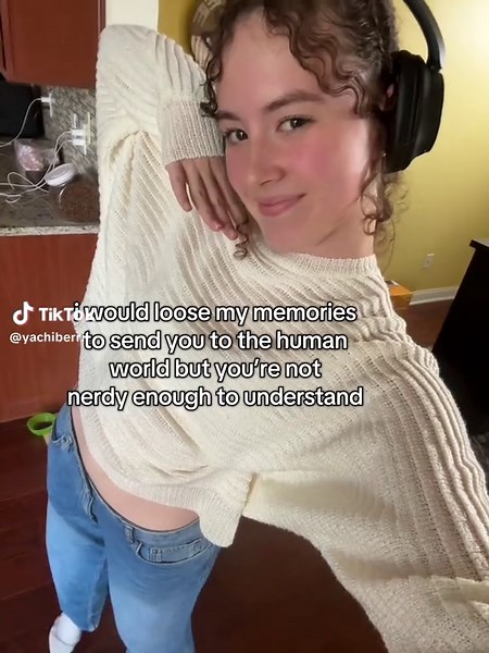 #TPN : emma is me i am her we are one #thepromisesneverland #yakusokunoneverland #emmatpn #raytpn