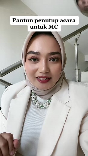 Pantun Penutup Acara untuk MC yang Lucu