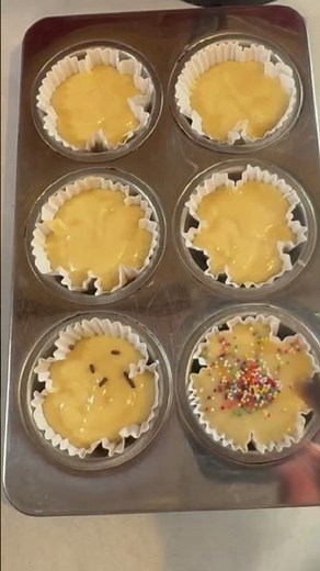 Simple cupcake recipe you can make with kids. Fun things to do together as a family this summer.