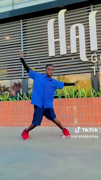 Estudio en EAST LEGON APPLIED TECHNOLOGY