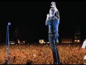 NME AWARDS WINNERS: THE KILLERS AWARDED BEST INTERNATIONAL BAND • WithGuitars