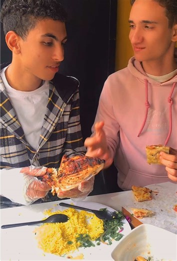 لما نطلع طلعة والخدمة تكون VIP مش بس كدا لا وصاحبك يسيب تيبس 75 ج 😂😂♥️@7AMOO 💸♥️ @Mr. Møham3d 🩶❤