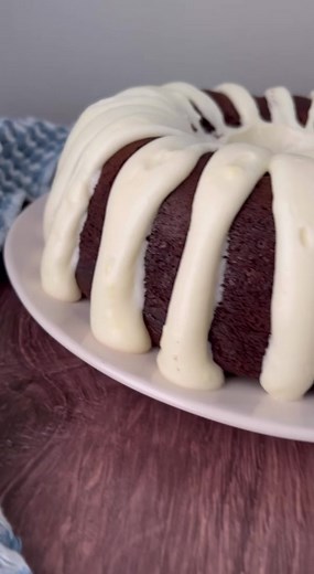 Chocolate Bundt Cake. #nothingbundtcakerecipe #bundtcake #nothingbundtcakecopycat #chocolatebundtcake #4thofjulycake
