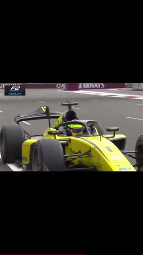 F2 Qualifying Chaos: Unsafe Rejoin in Baku!