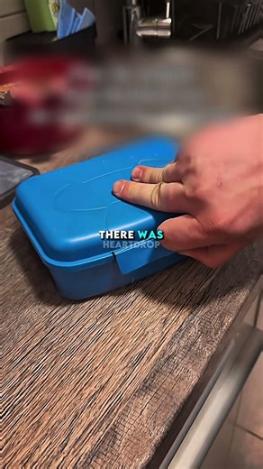 This girl forgot to open her lunch box🤯 #shorts