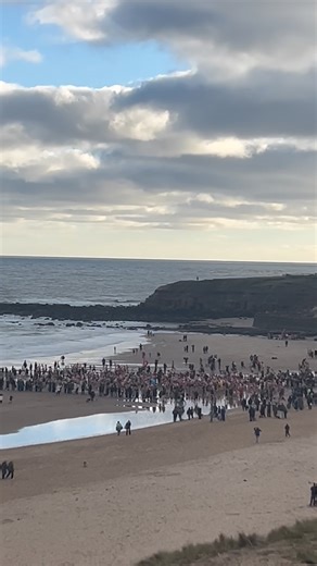 Tynemouth Surf Co on Instagram: "@nsvl_1998 Boxing Day dip 🥶"
