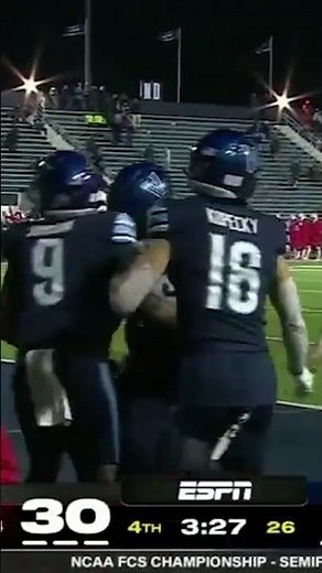 INSANE catch from Villanova in FCS semifinal 😱 #shorts