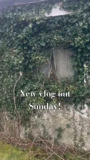 Everything Was Left Behind in This Abandoned Irish House 😳