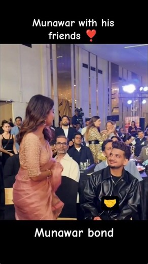 Munawar Faruqui with his friends at gold streaming awards 2026 shriya saran