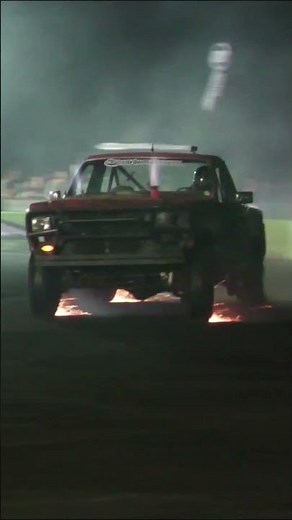 Burnout Wars at Florida Truck Meet. #trucksgonewild