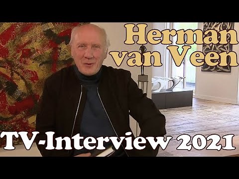 Herman van Veen in a 2021 TV interview about his mother, music, war, and other topics.