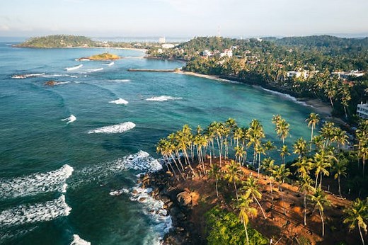 11 of the top surfing spots in Sri Lanka