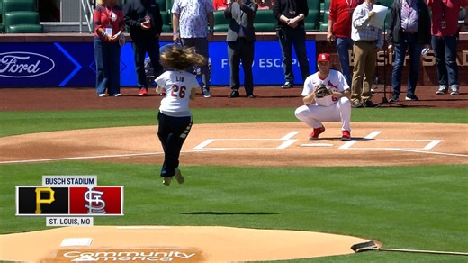 Alysa Liu throws out the first pitch in St. Louis