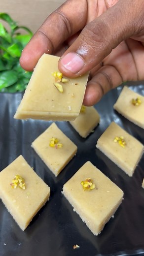 💢💥 Diwali Special Quick and Easy Sweet 😋🤩 | Must try recipe 🔥 Ingredients Puffer rice 3 Cup Cashew 6 to 7 Sugar 1/2 Cup Cardamom 4 Milk 1 Tbsp Ghee . . . . . . #shorts #reels #recipe #viral #diwalispcial #sweet #recipe #quickandeasy #quickrecipes #quicksweets #quickmeals #sweet #trendingsweet #trendingreels #trendingnow #trendingsweets #viralsweet #viral #easyrecipe #eg | ABs Kitchens