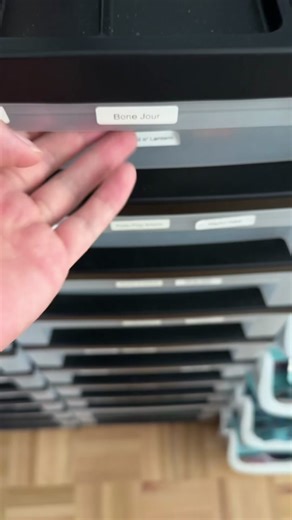 I have beef with enamel pins bc it’s so limiting when it comes to display options. Well if you use these clutches, you can convert your pins into magnets instantly! These Rad Backs by @radgirlcreations are literally the coolest things for pin collectors! And I’m pleased to announce that we are a wholesale partner. Use them as locking clutches or as a way to convert pins into magnets! #magnet #enamelpin #enamelpinshop #pincollection #smallbusinessowner #pintrading