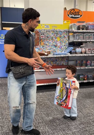 Cada LIKE es para convencer a @Dominik Armenta y le compre una Nintendo Switch a Liam 🎮👾