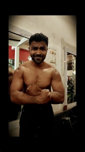 if you do this exercise {lunges}, your legs grow up fast. #lunges #legday #legworkout #shortsfeed