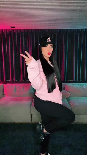Kimberly Loaiza: Bailes y Trends del 2021 al 2023