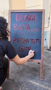 116K views · 140 reactions | Ci sono punti…che ti cambiano la vita 藍 Scarica la nostra App e fai il tuo ordine  #lievitopizzeria #mangiarearoma #dovemangiarearoma | Lievito Pizzeria e Cucina | Facebook