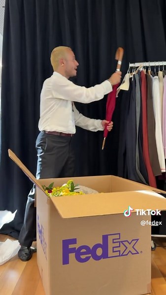 Last week, we made a very special delivery to our friends at @voguemagazine ahead of the main event. From first shipment to final walk, FedEx keeps fashion moving every step of the way. 📦 ✨ Safe to say, we know the route to a runway 😉