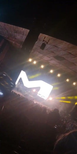 crowd sings juice wrld - robbery @ blossom 2022