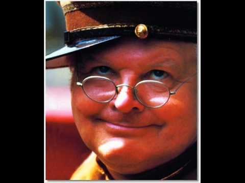 Benny Hill Theme - Boots Randolph - Yakety Sax