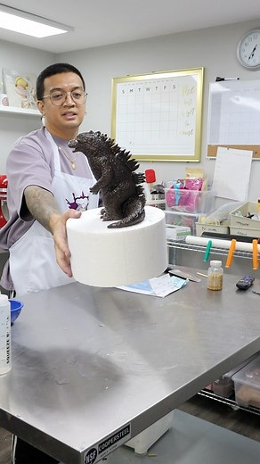 GODZILLA CAKE TOPPERS | Momon TV