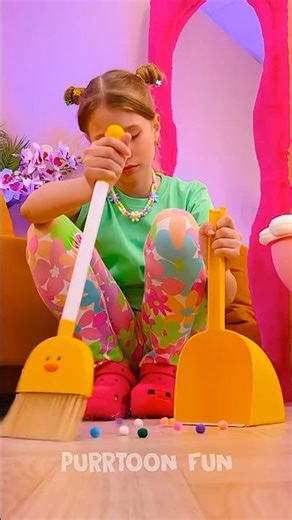 Let's Help Mom! ❤️ Learn How to Clean the House! 🧹