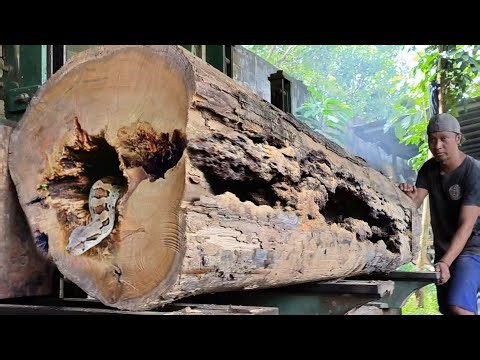 Trapped in the pit of death!! A massive and horrific attack inside a sawmill