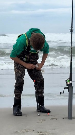 Still mixing up my Kingfish and Croakers. What's the best way to distinguish between them quickly? Tips welcome! 👇 ​ #FishingTips #SaltwaterFishing #KnowYourFish | Our Fishing Tribe