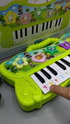 The Kids Electronic Piano comes with bright keys
