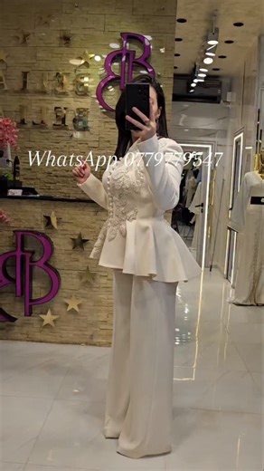 BELLA BELLA on Instagram‎: "Ensemble pantalon blanc en crêpe les tailles disponible 36 38 40 42 Les commandes sur WhatsApp . . . . . . #explore #فساتين #موديلات #fypreels #اكسبلور"‎