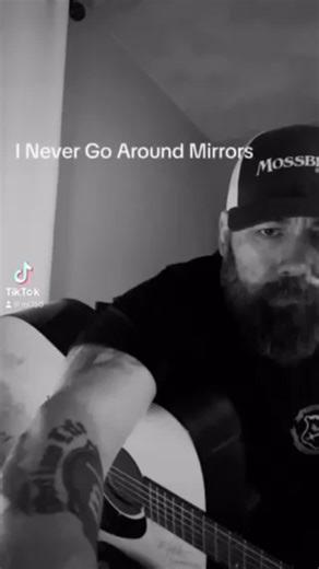 Keith Whitley “I Never Go Around Mirrors”!! Keith was one of the best, gone way too soon. His son @jessekeithwhitley carried the torch!! Check his music out. Jamey Johnson also did a version of this great song. Hope you enjoy-ml #countrymusic #songwriter #ml750 | Mickey Lamantia
