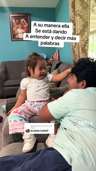Respuesta a @Cecy lo más seguro que una comunicación fluida no la tendrá pero en familia ella se da a entender entre palabras a media y señas ella se comunica#niñapompontejosie #cromosoma21 #niñaconsindromedown #mamalatinaconniñaconsd #SindromeDeDown