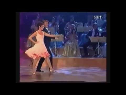 André Rieu is dancing the Ländler with Barbara Wussow