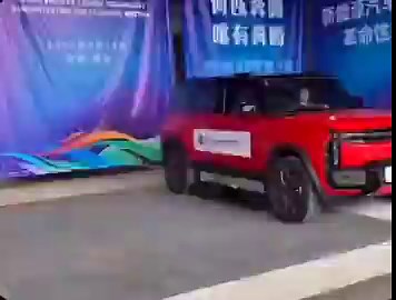 The engineering problem this is trying to solve is real. The solution is clinically insane.EV battery fires burn at 1,000°C. Once one cell enters thermal runaway, it sets off a chain reaction through thousands of neighboring cells in seconds. Firefighters can't smother it because the battery generates its own oxygen through chemical decomposition. Some departments literally dunk the entire car in a giant water tank. There is no good answer right now.So Chinese engineers said: what if we just lau