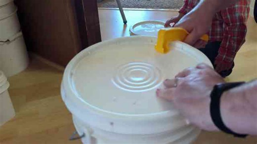 5 gallon bucket lid opener review: Making bucket opening easy