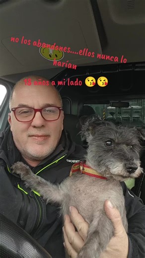 una pequeña reflexión de cómo hay que tener a los perros y hay que ser consecuente con ellos y cuidarlos hasta su último momento...#perros #amor #cuidado