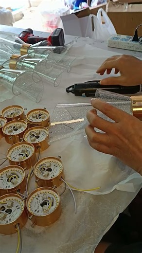 Chinese lighting factory: wall lamp production process, looks quite interesting