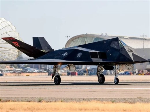 搬出了老古董，美国重启F117，还要服役到2034年