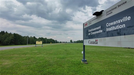 “Backup, come with me!” In one week: stream an all-new episode of Shift, this time taking place at Cowansville Institution. Watch on Facebook, YouTube and our webpage: canada.ca/correctional-service-shift | Correctional Service of Canada